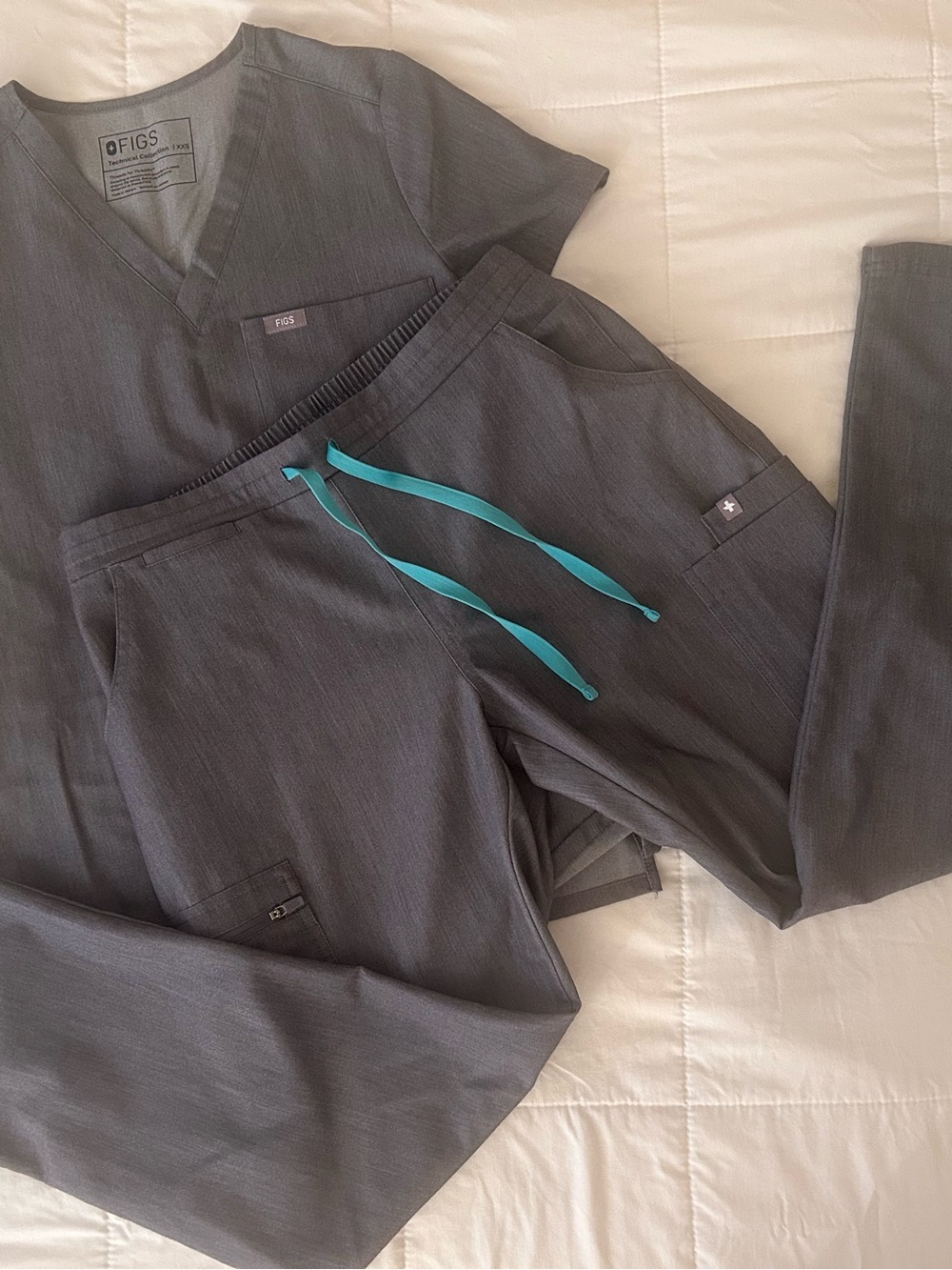 Figs Women's Charcoal Gray Jogger Scrub Pants with Teal Drawstring